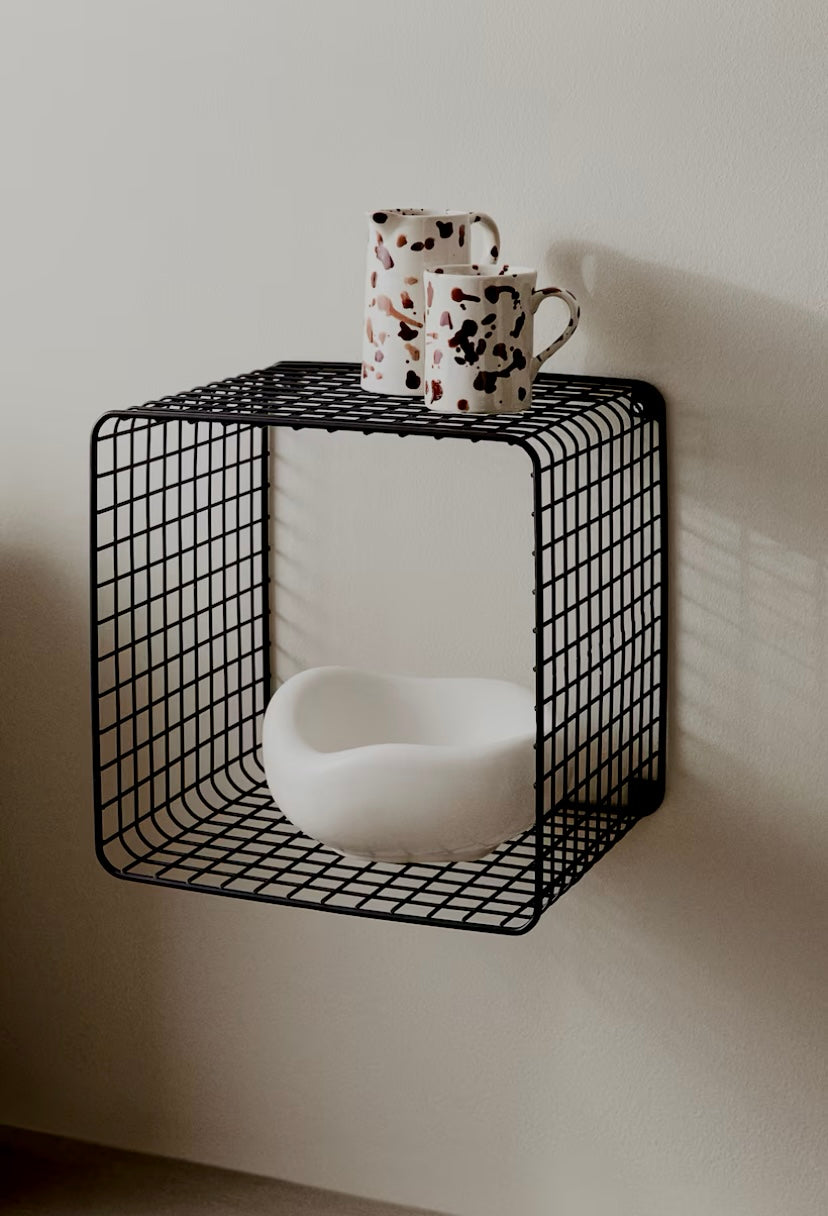BLCK METAL WIRE WALL SHELF
