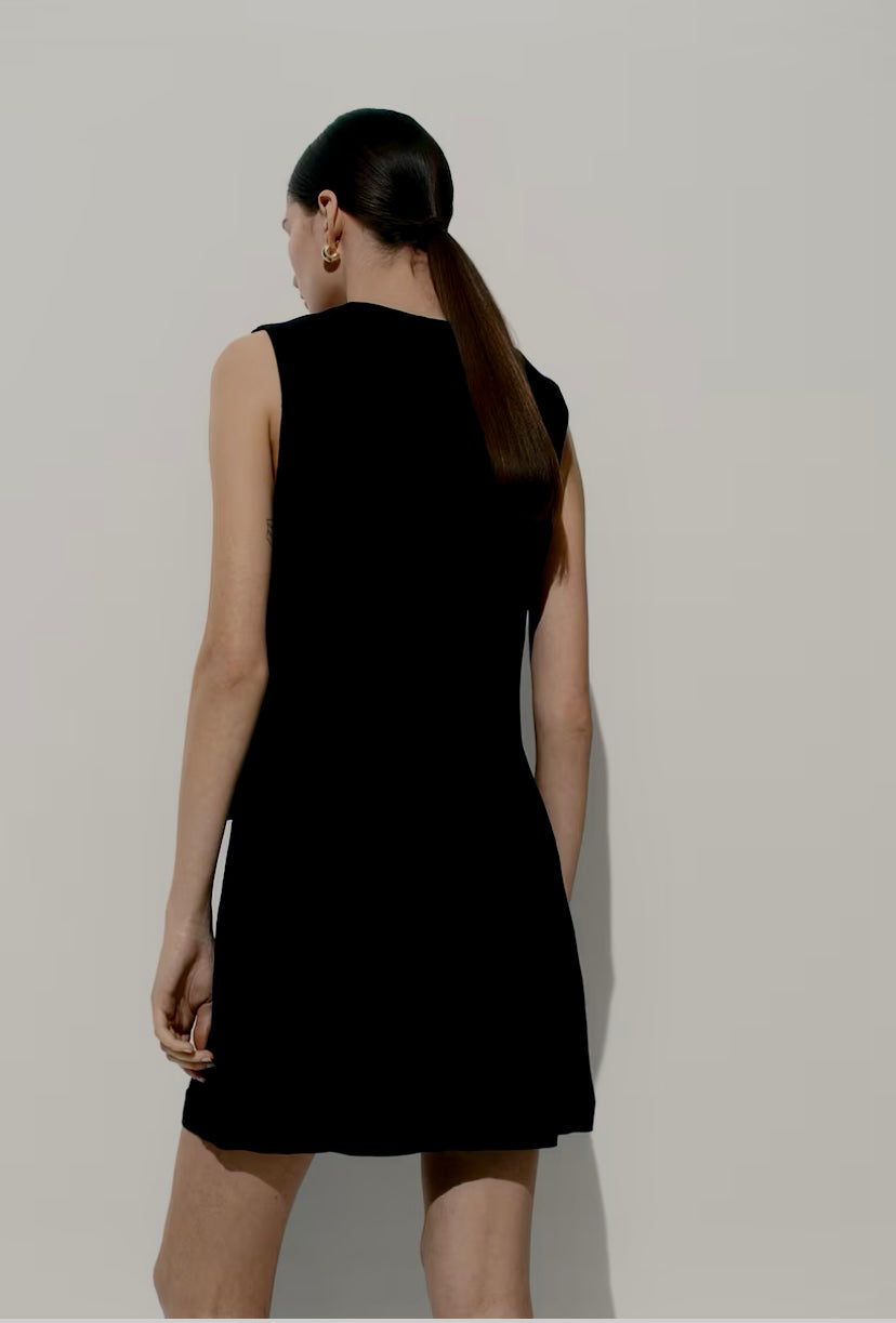 BUTTON-FRONT DRESS