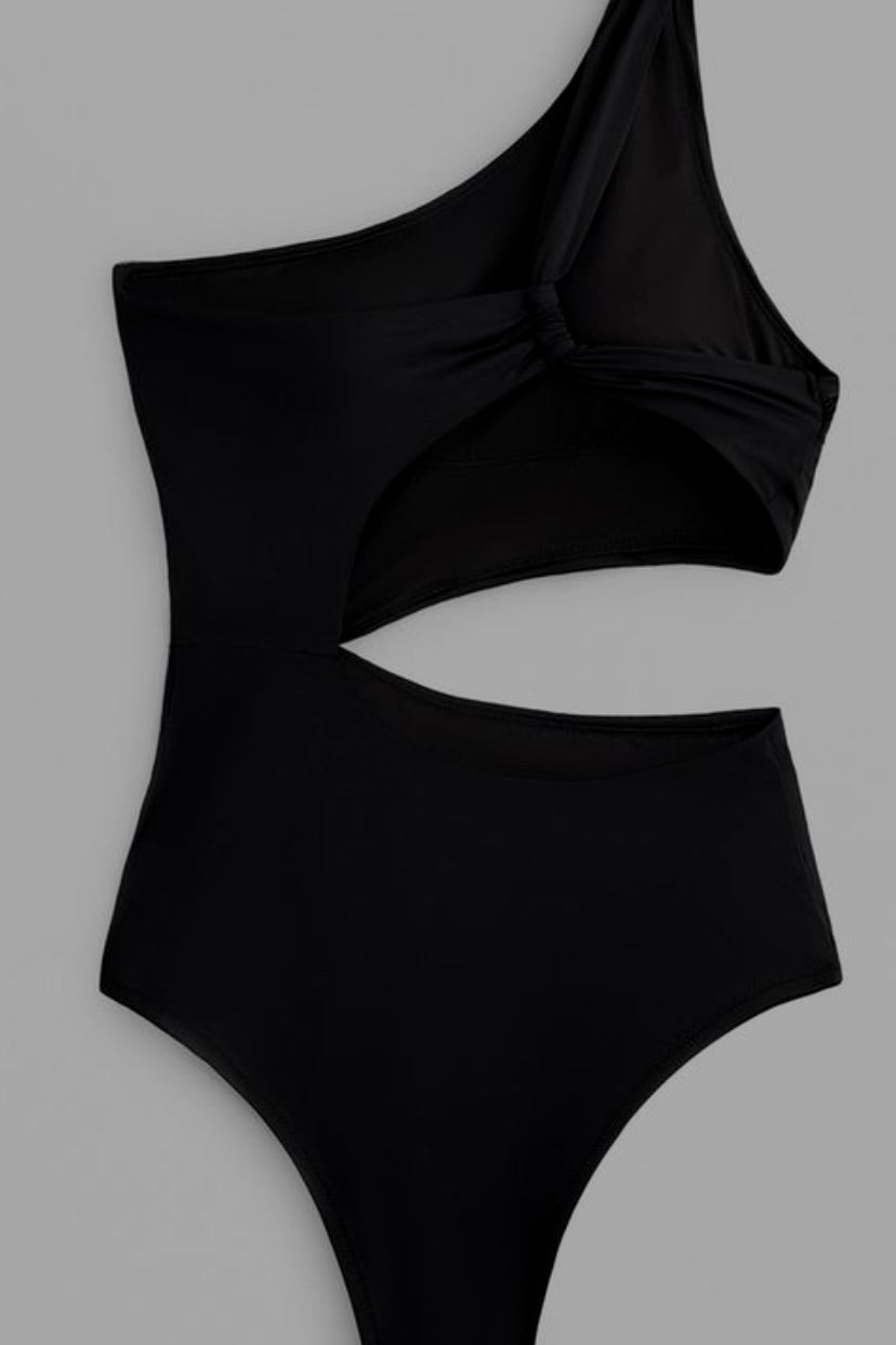 Asymmetric Trikini